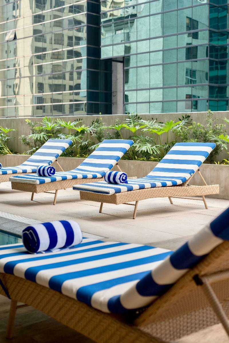 The Sphere Serviced Residences Managed By Hii Makati City Kültér fotó
