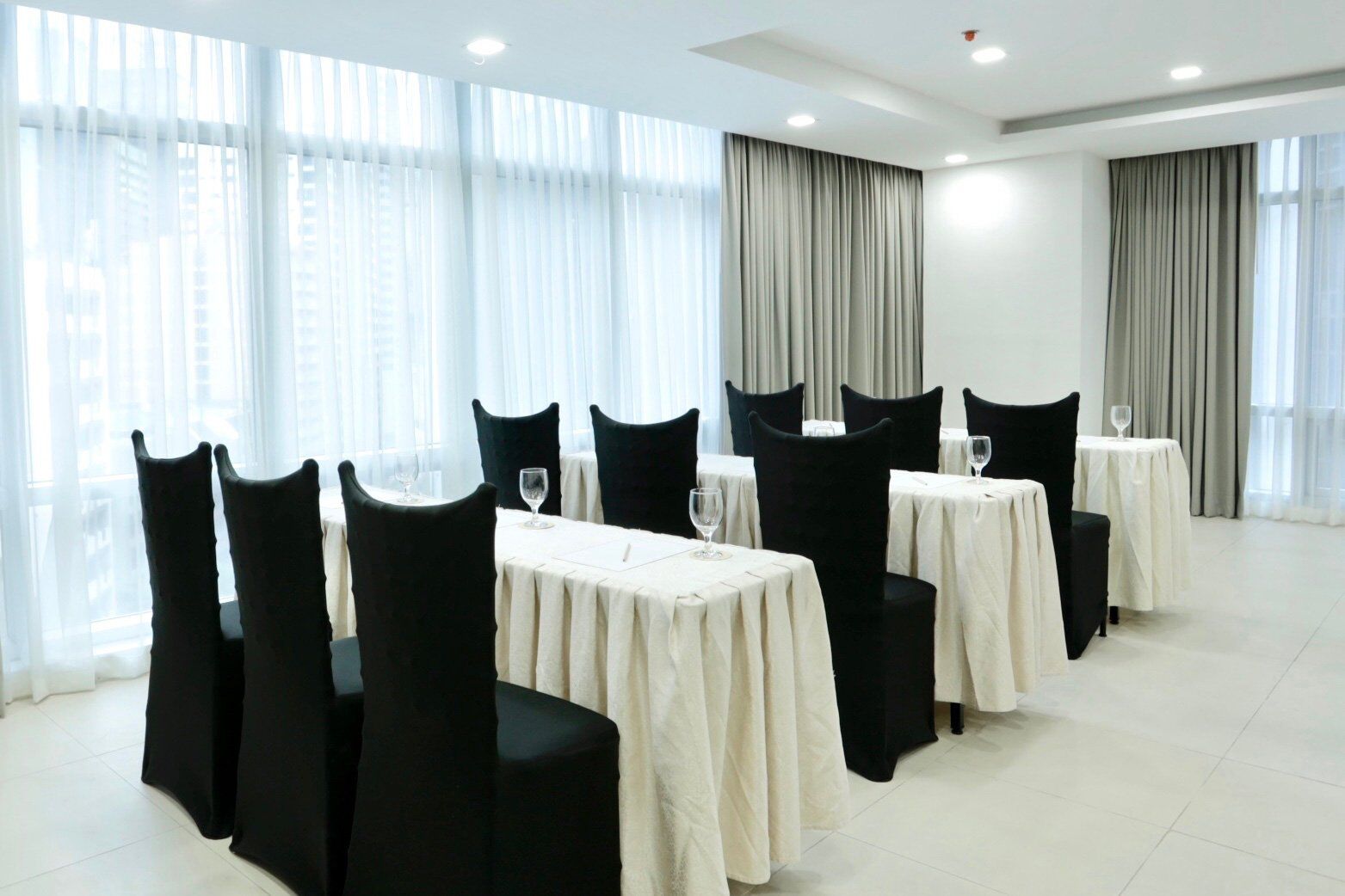 The Sphere Serviced Residences Managed By Hii Makati City Kültér fotó